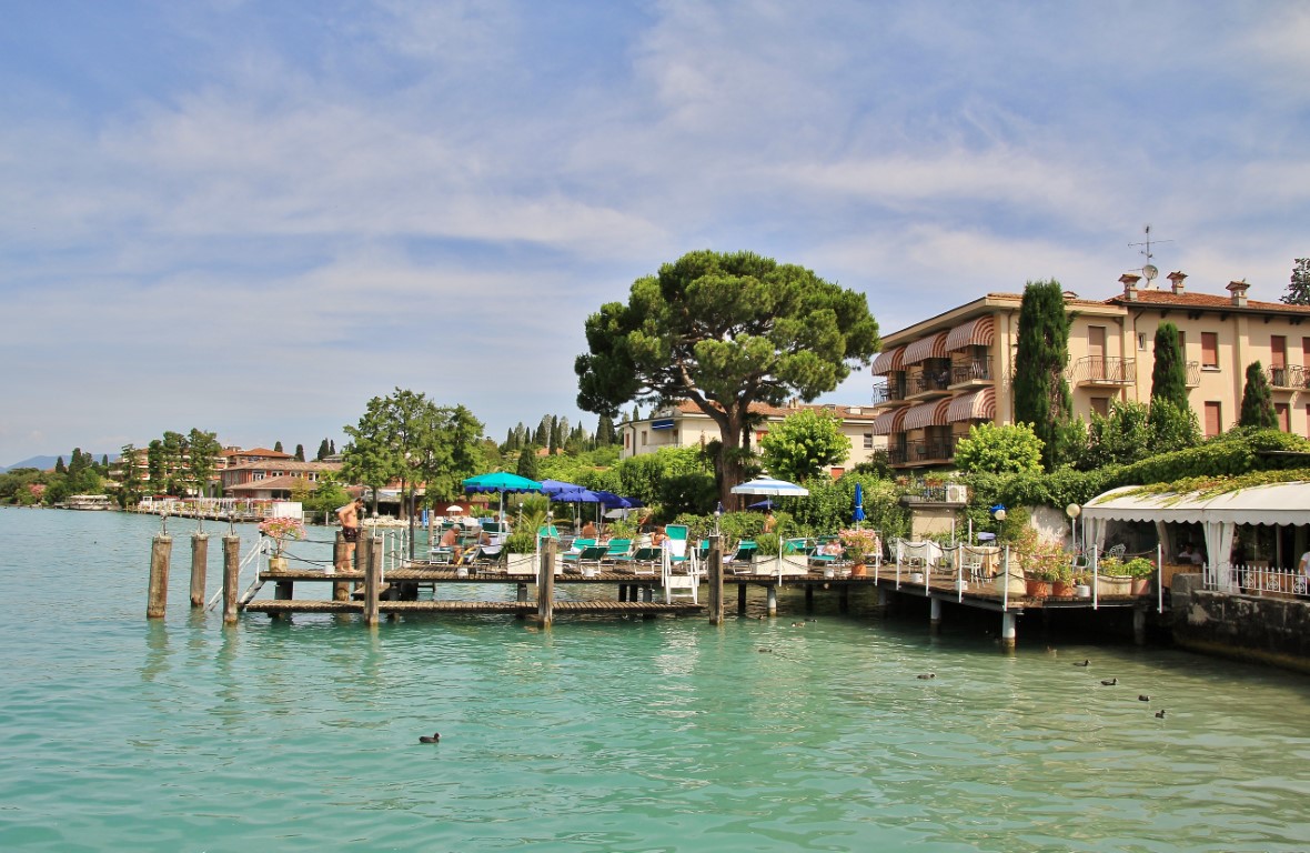 Foto: Centro histórico - Sirmione (Lombardy), Italia