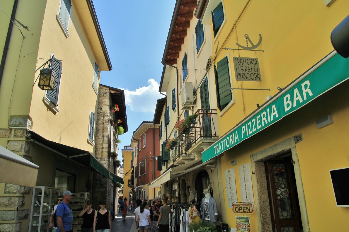 Foto: Centro histórico - Lazise (Veneto), Italia