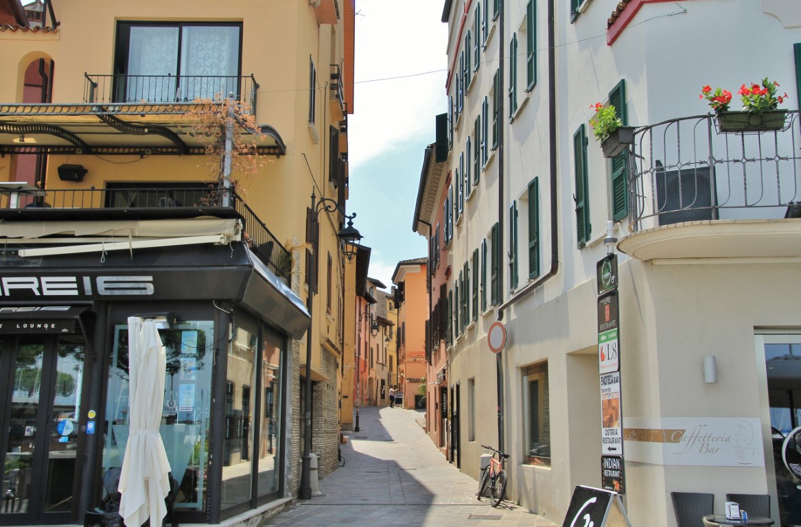 Foto: Centro histórico - Desenzano di Garda (Lombardy), Italia