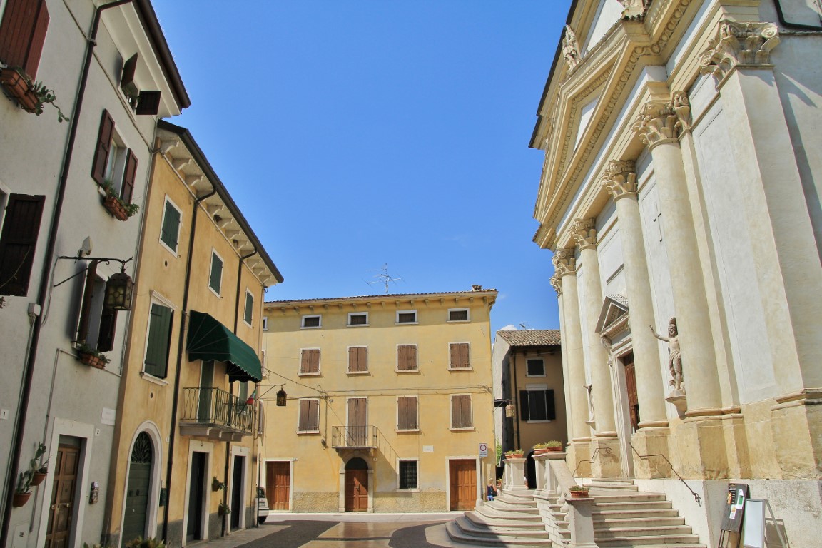 Foto: Centro histórico - Lazise (Veneto), Italia