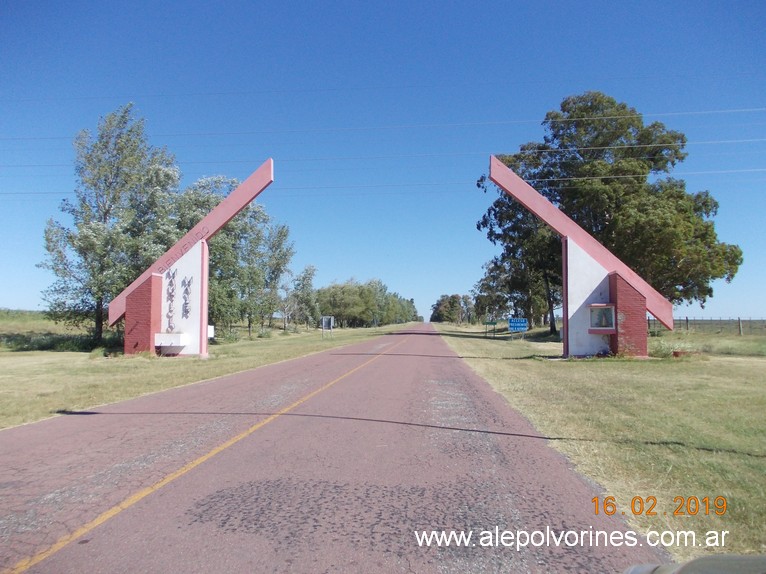 Foto: Acceso a Mauricio Mayer - Mauricio Mayer (La Pampa), Argentina