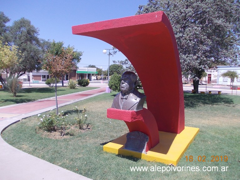 Foto: Plaza de Alpachiri - Alpachiri (La Pampa), Argentina