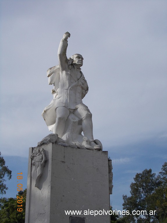 Foto: Monumento a Sarmiento - Villa Dominico - Villa Dominico (Buenos Aires), Argentina