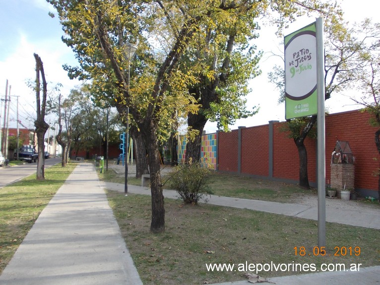 Foto: Villa Dominico - Plaza 9 de Julio - Villa Dominico (Buenos Aires), Argentina