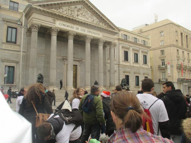 Foto: Marcha San Perrestre pasando delante del Congreso de los Diputados - Madrid (Comunidad de Madrid), España