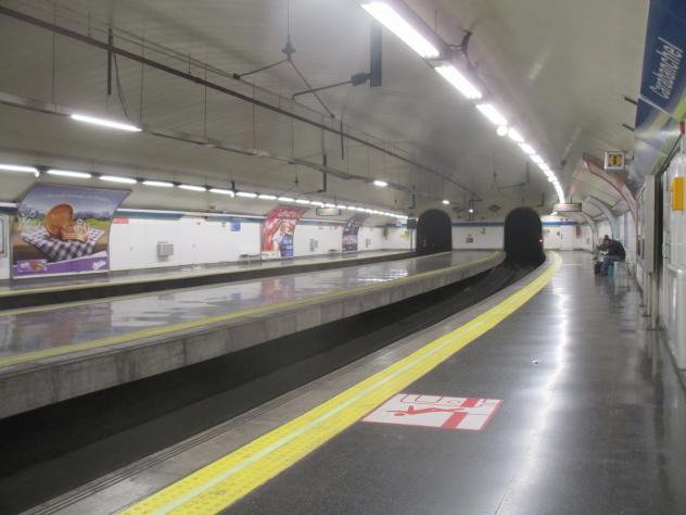 Foto: Andén de la estación de metro de Carabanchel - Madrid (Comunidad de Madrid), España