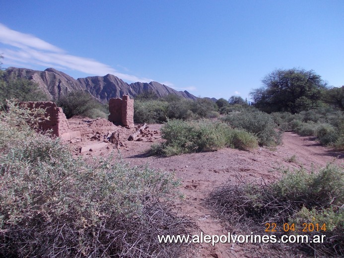 Foto: Apeadero Peñas Blancas - Tinogasta (Catamarca), Argentina