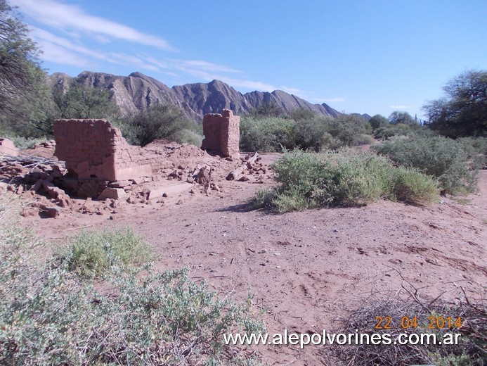 Foto: Apeadero Peñas Blancas - Tinogasta (Catamarca), Argentina