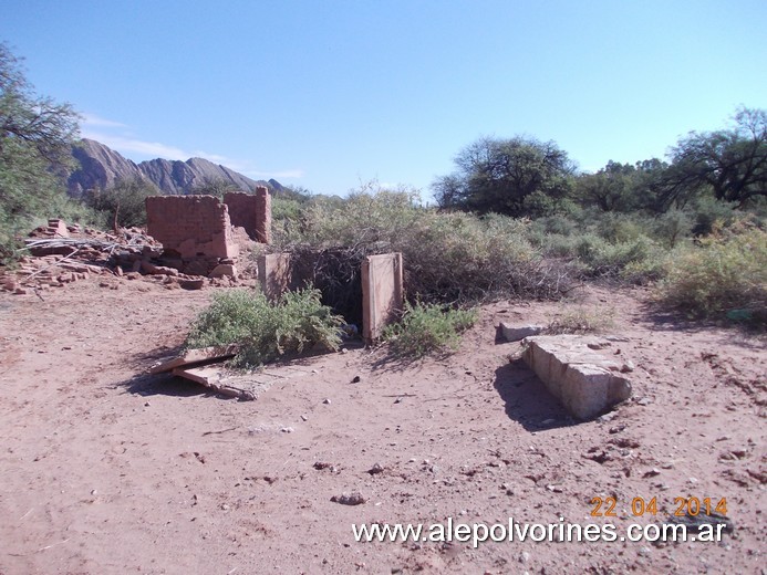 Foto: Apeadero Peñas Blancas - Tinogasta (Catamarca), Argentina