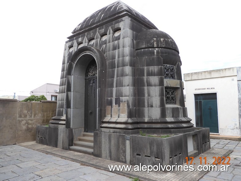 Foto: Azul - Cementerio Municipal - Azul (Buenos Aires), Argentina