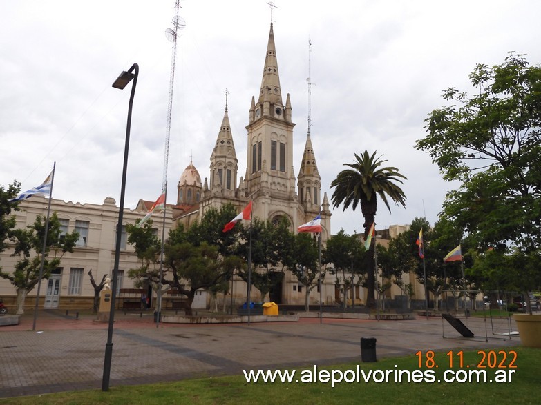 Foto: Bolívar - Parroquia San Carlos Borromeo - San Carlos de Bolivar (Buenos Aires), Argentina