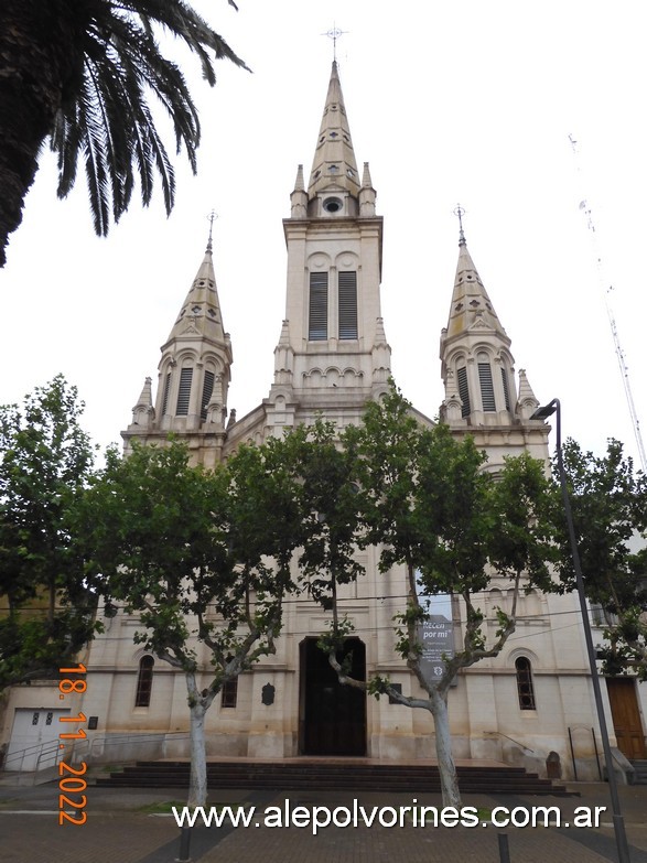 Foto: Bolívar - Parroquia San Carlos Borromeo - San Carlos de Bolivar (Buenos Aires), Argentina