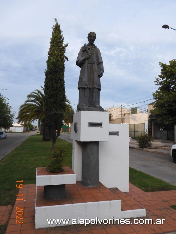 Foto: San Carlos de Bolívar - Monumento San Carlos Borromeo - San Carlos de Bolivar (Buenos Aires), Argentina