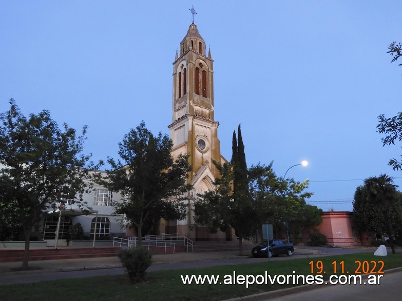 Foto: San Carlos de Bolívar - Iglesia Santísima Trinidad - San Carlos de Bolivar (Buenos Aires), Argentina