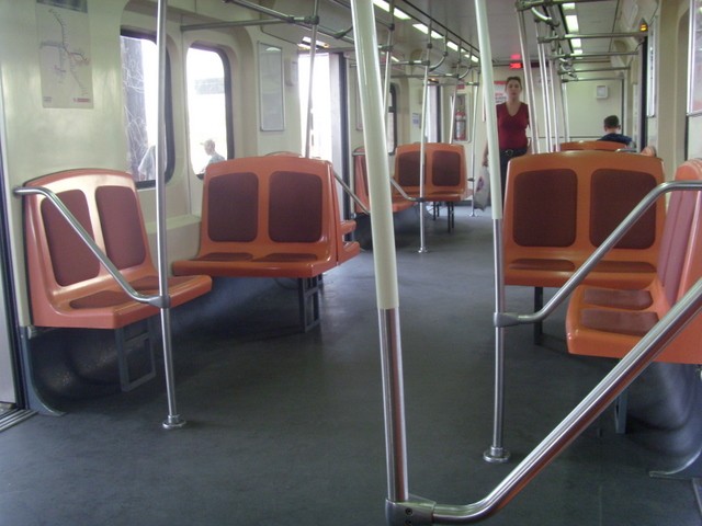 Foto: interior de un tren de la Companhia Paulista de Trens Metropolitanos (CPTM) - São Paulo, Brasil