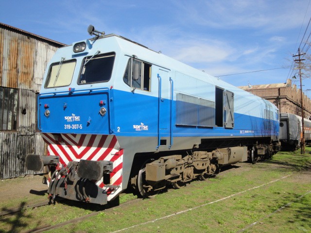 Foto: locomotora de la operadora SOFSE - Remedios de Escalada (Buenos Aires), Argentina