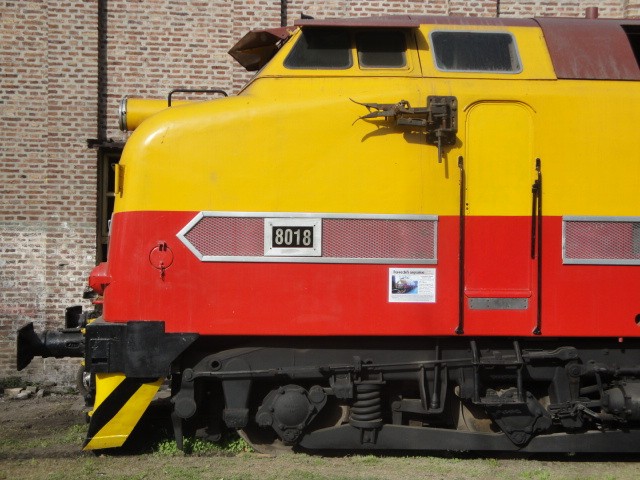 Foto: locomotora Alsthom - Remedios de Escalada (Buenos Aires), Argentina