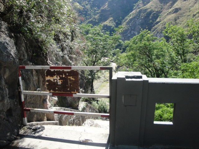 Foto: acceso al Apeadero Dique San Roque, FC Belgrano - Dique San Roque (Córdoba), Argentina