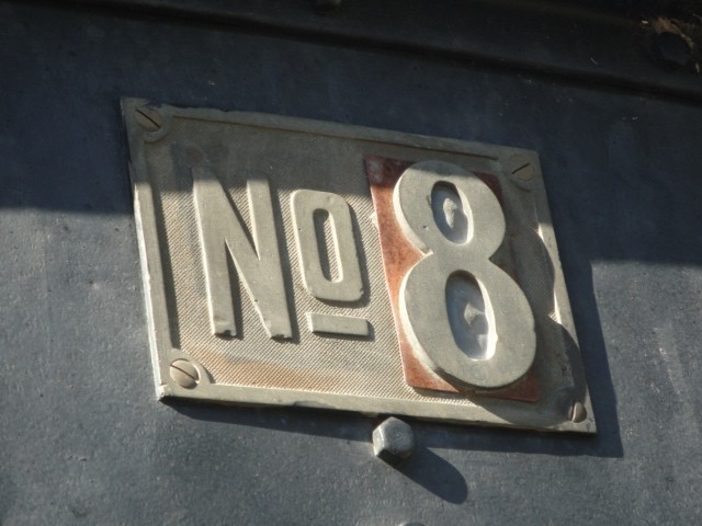 Foto: placa de la locomotorita en Dique Ingeniero Ballester - Barda del Medio (Río Negro), Argentina