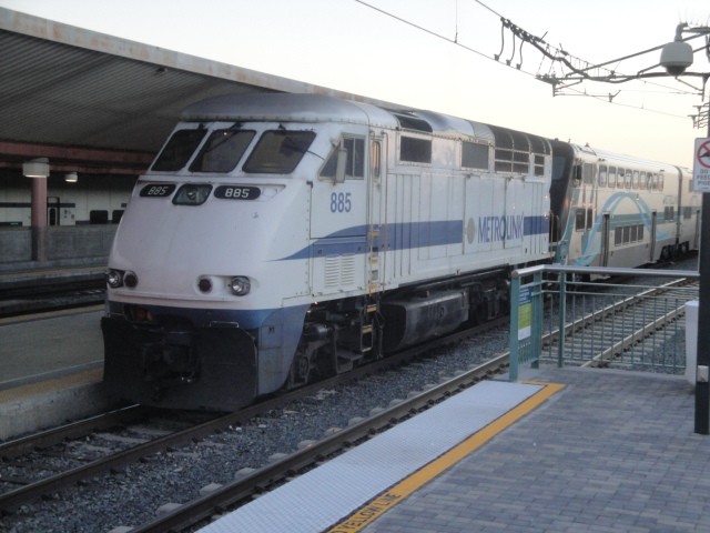 Foto: Union Station; tren local (Metrolink) - Los Ángeles (California), Estados Unidos