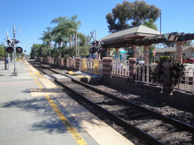 Foto: estación Carlsbad Village del tren Coaster - Carlsbad (California), Estados Unidos