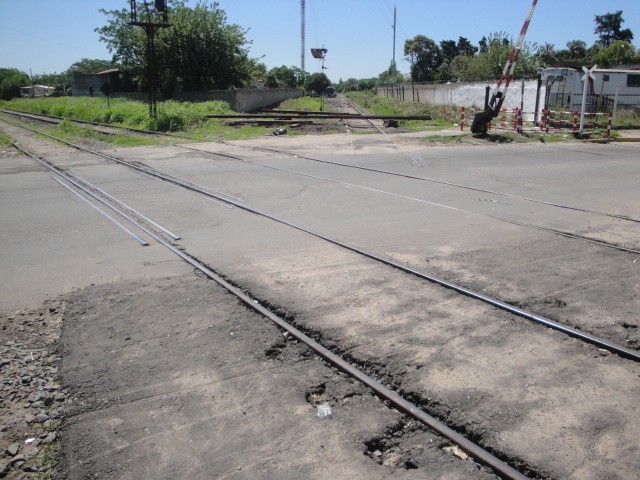 Foto: cruce de ferrocarriles - Pilar (Buenos Aires), Argentina