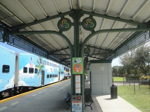 Foto: estación Mangonia Park, Tri-Rail - Mangonia Park (Florida), Estados Unidos