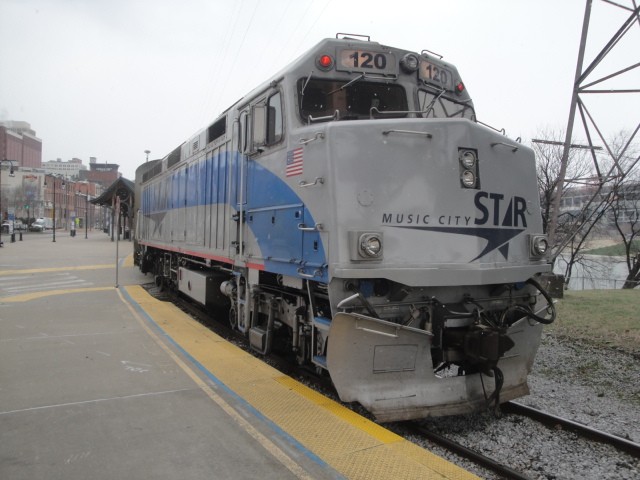 Foto: tren local Music City Star en la estación - Nashville (Tennessee), Estados Unidos