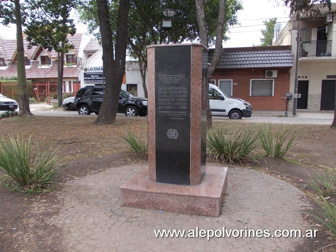 Foto: San Martin - Monumento Cultura Ucraniana - San Martin (Buenos Aires), Argentina