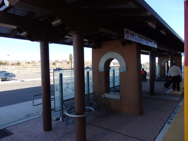 Foto: estación del Rail Runner - Isleta Pueblo (New Mexico), Estados Unidos