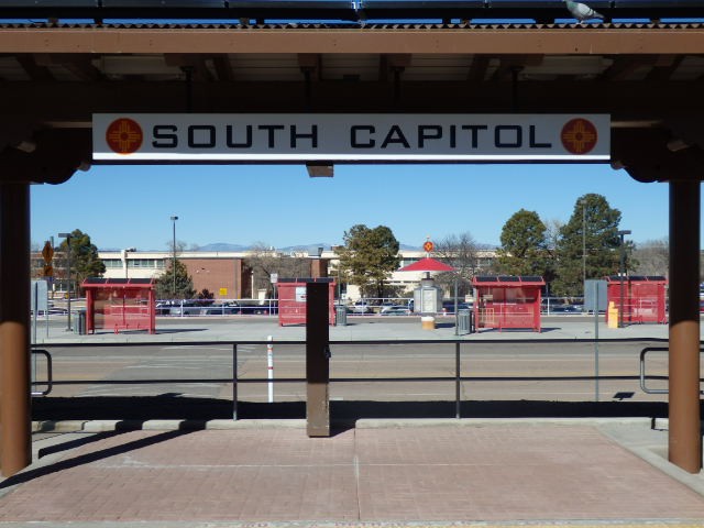 Foto: nomenclador de la estación South Capitol - Santa Fe (New Mexico), Estados Unidos