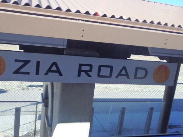 Foto: nomenclador de la estación Zia Road - Santa Fe (New Mexico), Estados Unidos