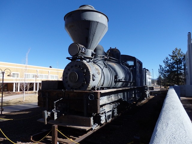 Foto: locomotora y ténder de una antigua compañía maderera - Williams (Arizona), Estados Unidos