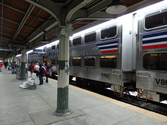 Foto: tren VRE en Washington DC Union Station - Washington (Washington, D.C.), Estados Unidos