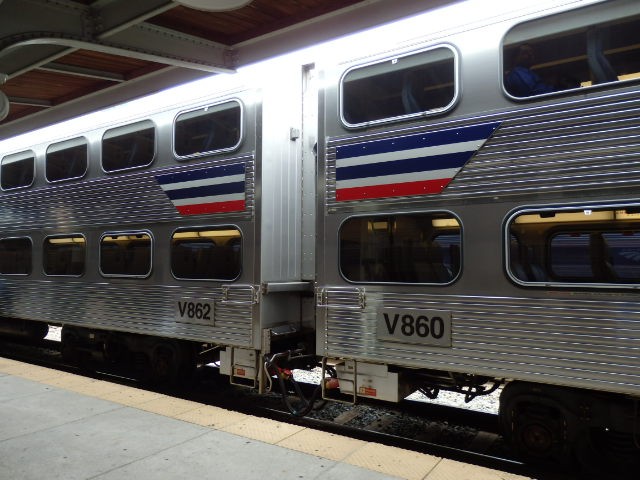 Foto: tren VRE en Washington DC Union Station - Washington (Washington, D.C.), Estados Unidos