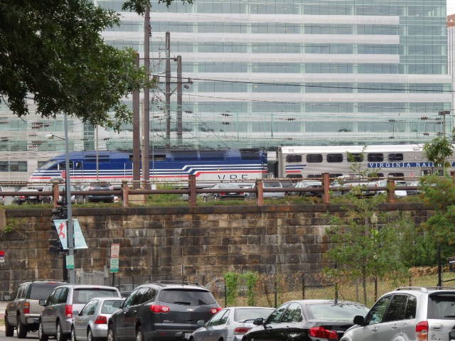 Foto: tren VRE (Virginia Railway Express) - Washington (Washington, D.C.), Estados Unidos