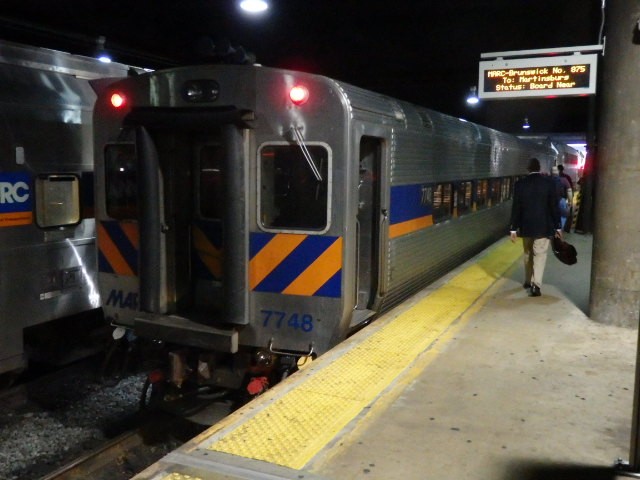 Foto: tren MARC en Washington DC Union Station - Washington (Washington, D.C.), Estados Unidos