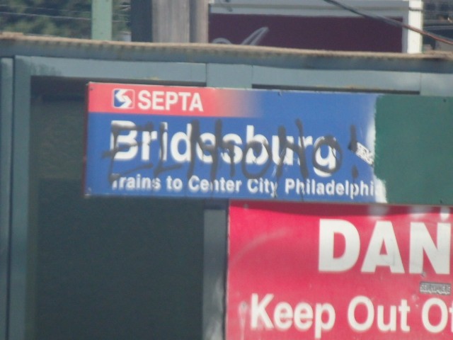 Foto: nomenclador de la estación Bridesburg - Philadelphia (Pennsylvania), Estados Unidos