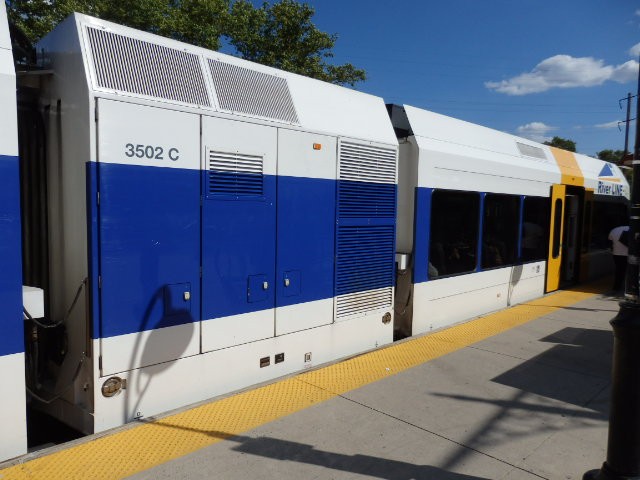 Foto: tren de la River Line (NJ Transit) - Trenton (New Jersey), Estados Unidos