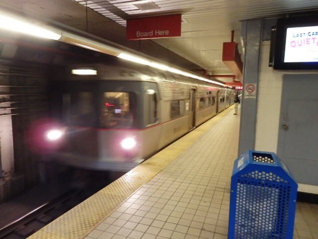 Foto: estación Broadway del tren PATCO - Camden (New Jersey), Estados Unidos