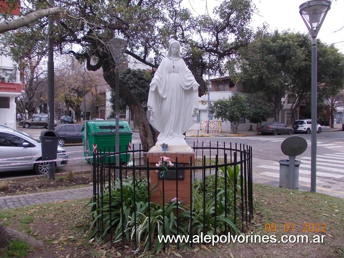 Foto: Coghlan - Plazoleta Av Balbin - Coghlan (Buenos Aires), Argentina