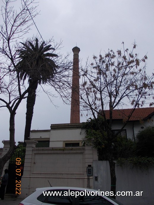 Foto: Coghlan - Chimenea de ventilacion sistema cloacal - Coghlan (Buenos Aires), Argentina