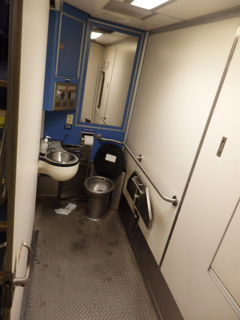 Foto: baño del tren MARC - Washington (Washington, D.C.), Estados Unidos