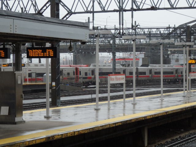 Foto: trenes de Metronorth en la New Haven Union Station - New Haven (Connecticut), Estados Unidos