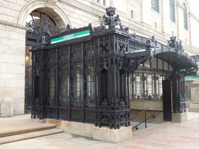 Foto: boca de la estación Copley de la Línea Verde - Boston (Massachusetts), Estados Unidos