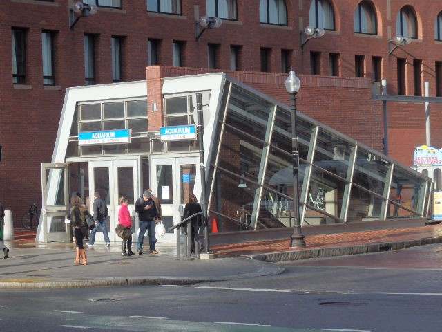 Foto: boca de subte, estación Aquarium - Boston (Massachusetts), Estados Unidos