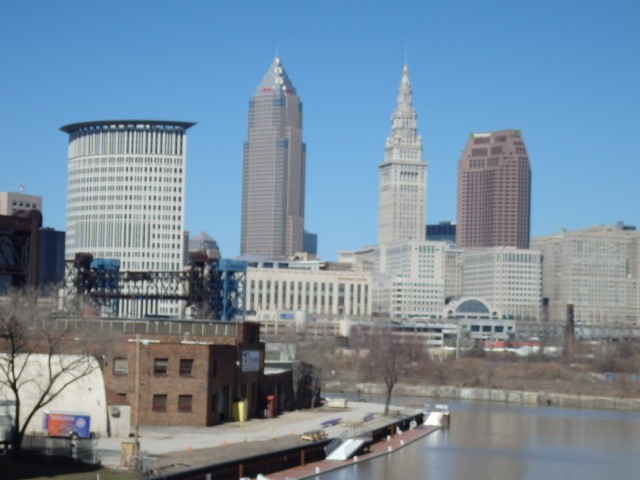 Foto: ex Cleveland Union Terminal, en el medio - Cleveland (Ohio), Estados Unidos