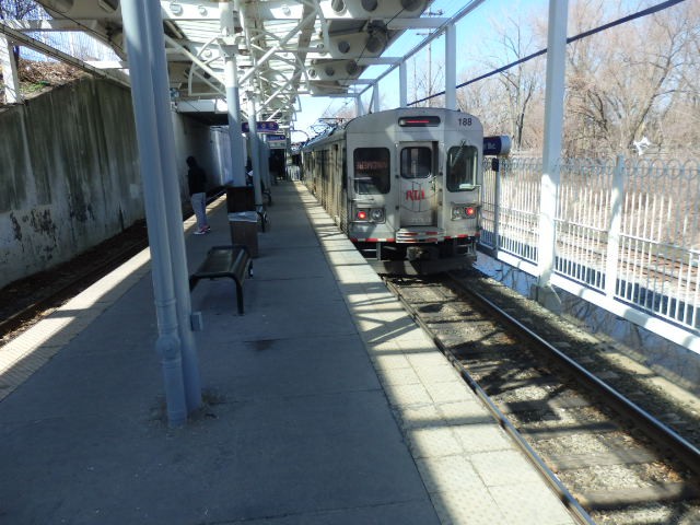 Foto: estación West Boulevard del metrotranvía - Cleveland (Ohio), Estados Unidos