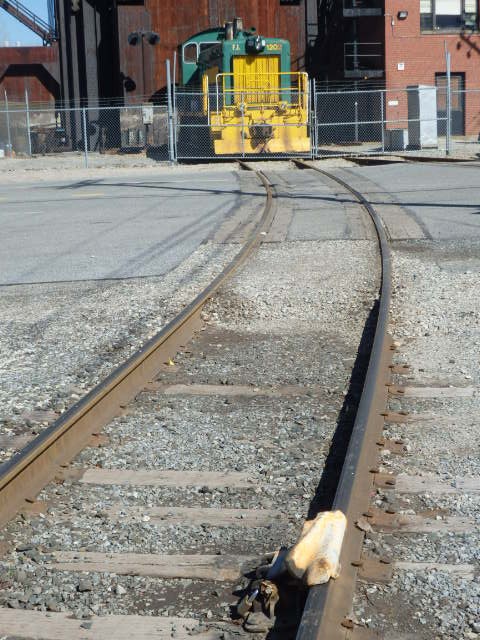 Foto: locomotora de un ferrocarril industrial - Cleveland (Ohio), Estados Unidos