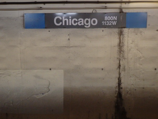 Foto: estación de subte, Línea Azul - Chicago (Illinois), Estados Unidos